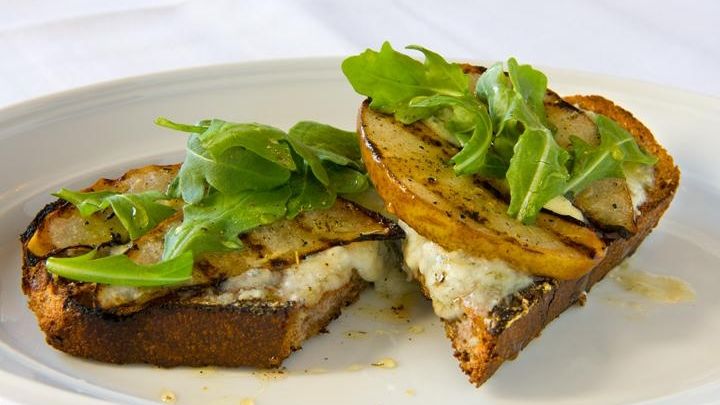 Walnut Bruschetta with Gorgonzola and Grilled Pears