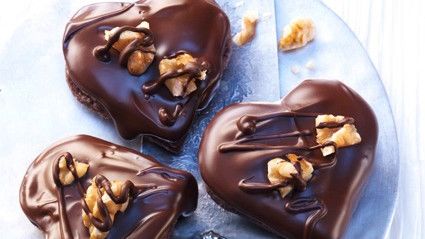 Walnut Cookie Hearts Filled with Fig Jam
