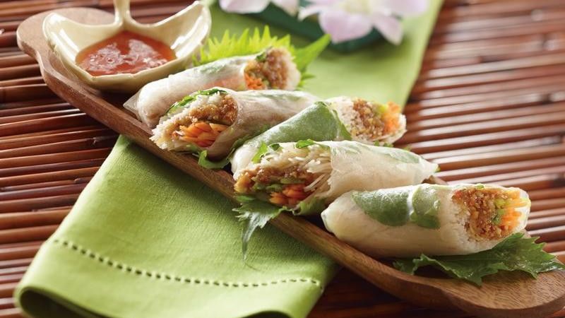 Thai Walnut Salad Rolls