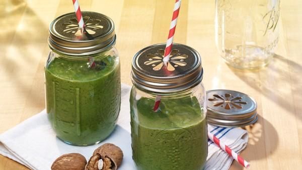 Creamy Green Walnut Shake