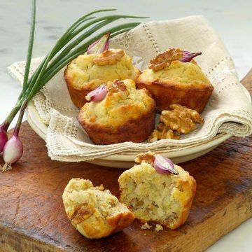Walnut-Onion Muffins Walnut-Onion Muffins