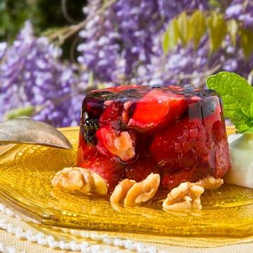 Sparkling Fresh Berry & Walnut Jellies Sparkling Fresh Berry & Walnut Jellies