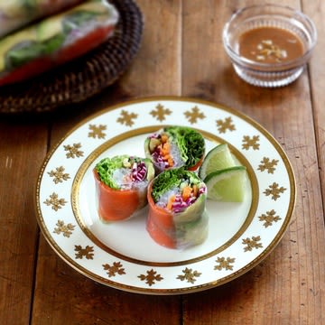 Spring Rolls with Walnut Sauce Spring Rolls with Walnut Sauce