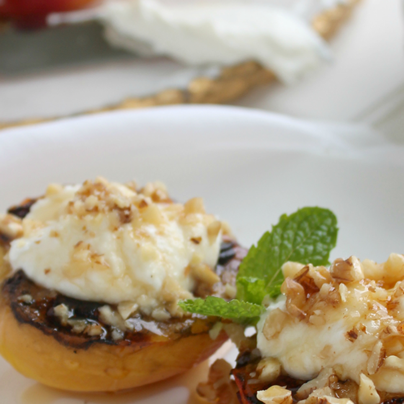 Grilled Peaches with Ricotta, Walnuts and Honey Grilled Peaches with Ricotta, Walnuts and Honey