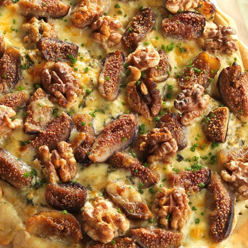 Spanish Coca with Roquefort Cheese, Figs and Walnuts Spanish Coca with Roquefort Cheese, Figs and Walnuts