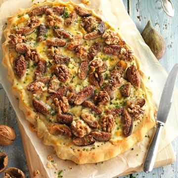 Spanish Coca with Roquefort Cheese, Figs and Walnuts Spanish Coca with Roquefort Cheese, Figs and Walnuts