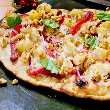 Grilled Walnut Pizza with Roasted Pepper and Cauliflower Grilled Walnut Pizza with Roasted Pepper and Cauliflower