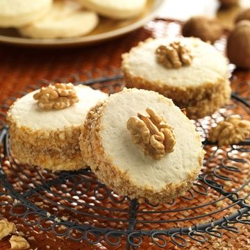 Dulce de Leche and Walnuts Alfajores Dulce de Leche and Walnuts Alfajores