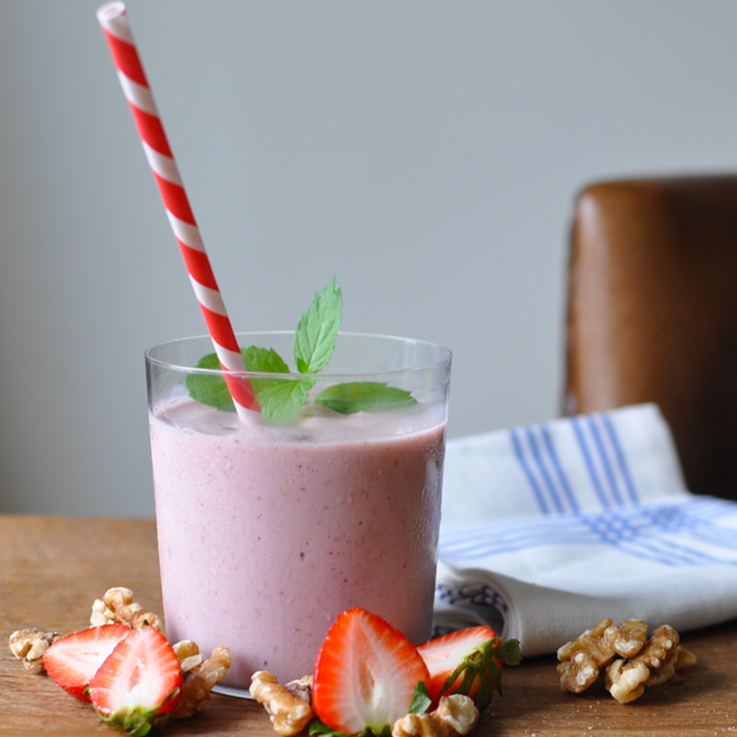 Strawberry Milk and Walnut Smoothie Strawberry Milk and Walnut Smoothie