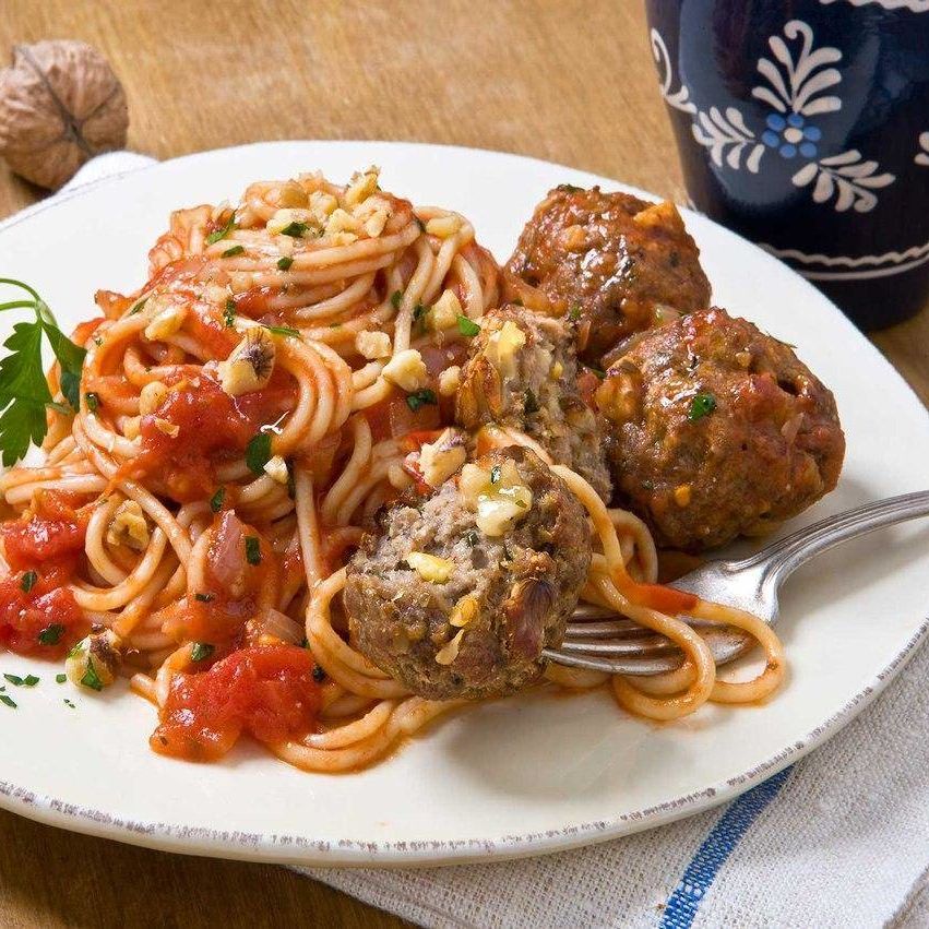 Spaghetti With Smart Walnut Meatballs & Tomato Sauce Spaghetti With Smart Walnut Meatballs & Tomato Sauce