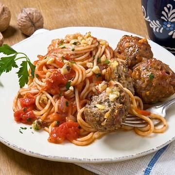 Spaghetti With Smart Walnut Meatballs & Tomato Sauce Spaghetti With Smart Walnut Meatballs & Tomato Sauce