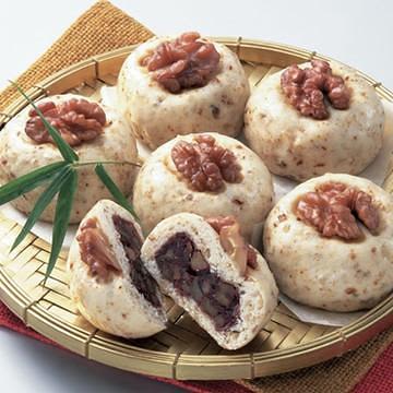 Walnut and Red Bean Paste Steamed Buns Walnut and Red Bean Paste Steamed Buns