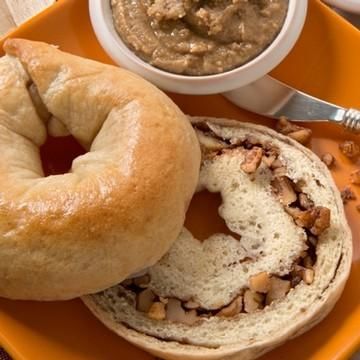 Cinnamon-Walnut Swirl Bagels Cinnamon-Walnut Swirl Bagels