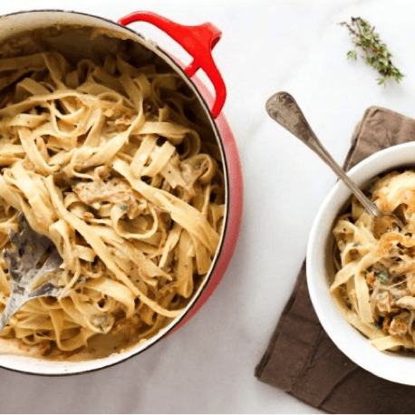 Creamy Cauliflower Fettuccine with Walnuts and Caramelized Onions Creamy Cauliflower Fettuccine with Walnuts and Caramelized Onions