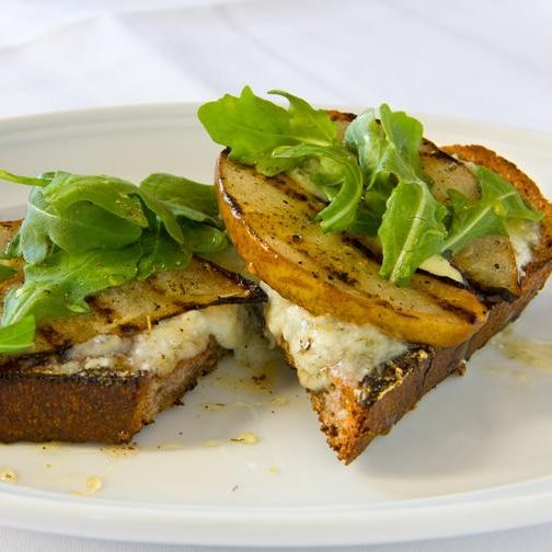 Walnut Bruschetta with Gorgonzola and Grilled Pears Walnut Bruschetta with Gorgonzola and Grilled Pears