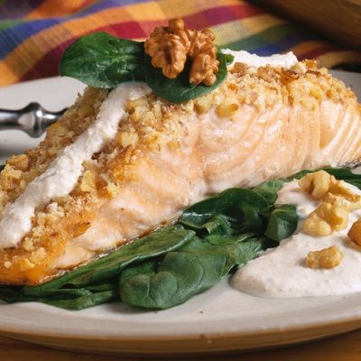 Walnut-Crusted Salmon with Walnut Buttermilk Cheese Sauce Walnut-Crusted Salmon with Walnut Buttermilk Cheese Sauce