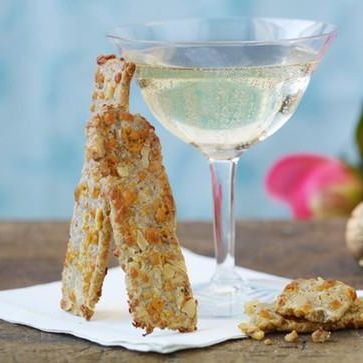 Cheddar Cheese and Walnut Crackers - Food Technologists Cheddar Cheese and Walnut Crackers - Food Technologists