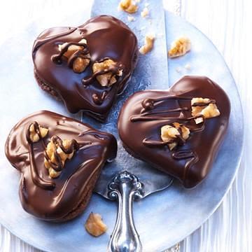 Walnut Cookie Hearts Filled with Fig Jam Walnut Cookie Hearts Filled with Fig Jam