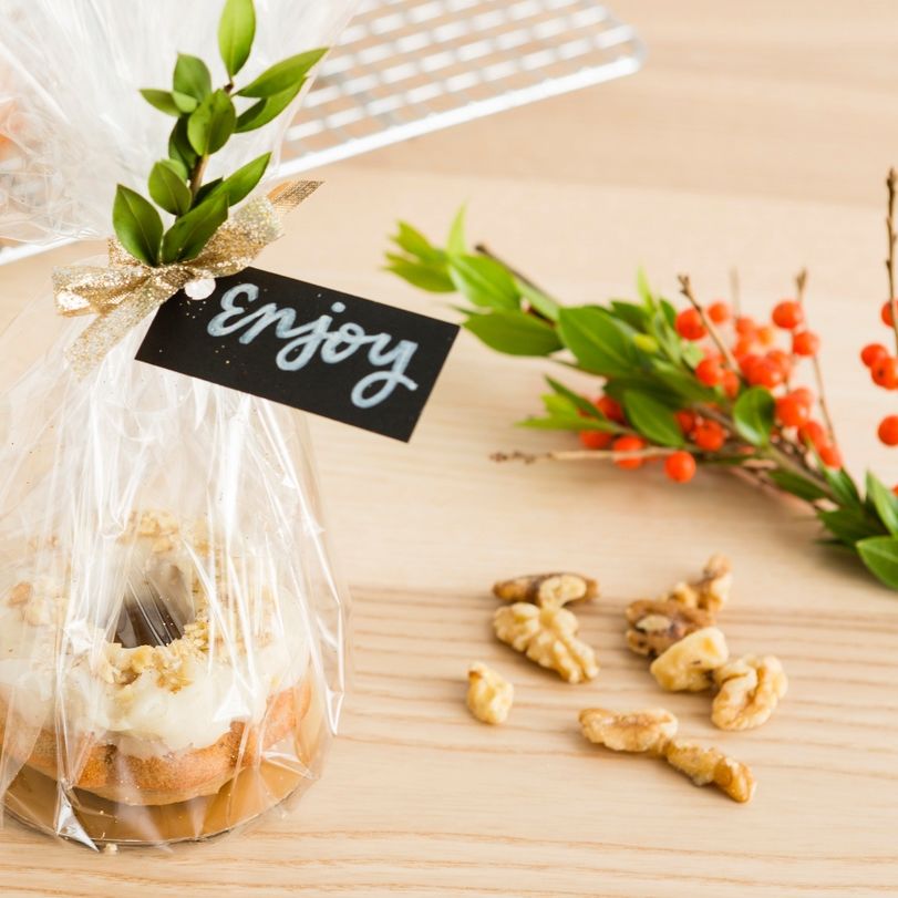 Maple Bourbon Walnut Mini Bundt Cakes with DIY Packaging Maple Bourbon Walnut Mini Bundt Cakes with DIY Packaging