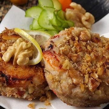 Spicy Crab Cakes with Walnut Crust Spicy Crab Cakes with Walnut Crust