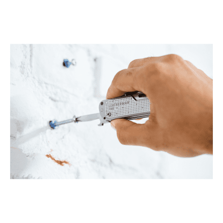 Leatherman® FREE™ T4 Knife Tool - In the Field