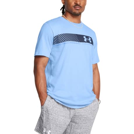 Under Armour® Men’s Left Chest Strip Short-Sleeve Shirt