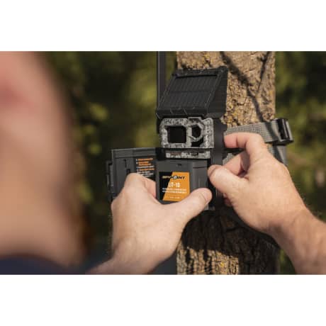 SPYPOINT® Rechargeable Lithium Battery Kit