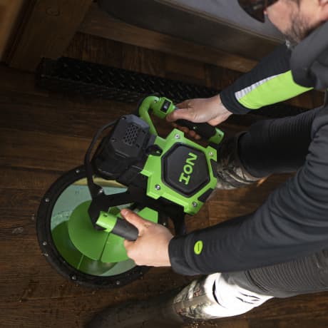 ION® Alpha Plus Ice Auger