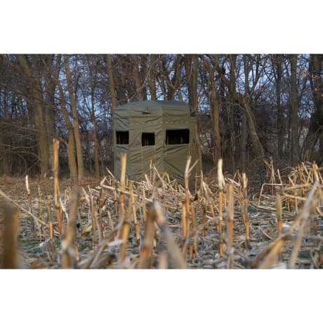 Blackout Blade ’N’ Bullet Ground Blind