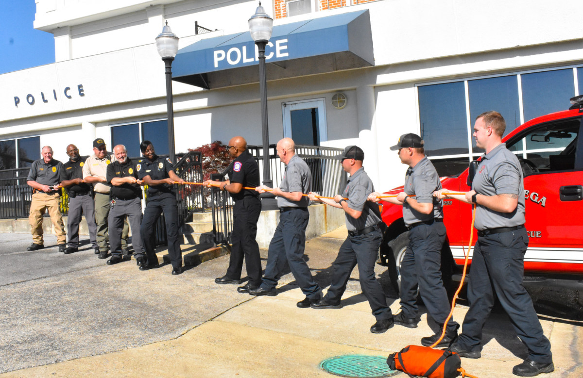 Police Department and Fire Department Battle of the Badges for Red Cross