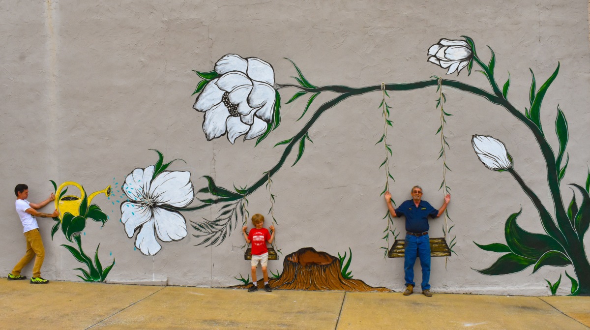 Talladega's new interactive mural by Jeff Hallman celebrates unity