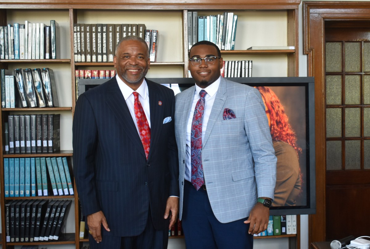 Mayor Hall inspires Talladega College seniors