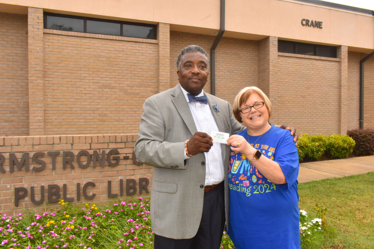 Talladega City Manager urges staff to secure library cards