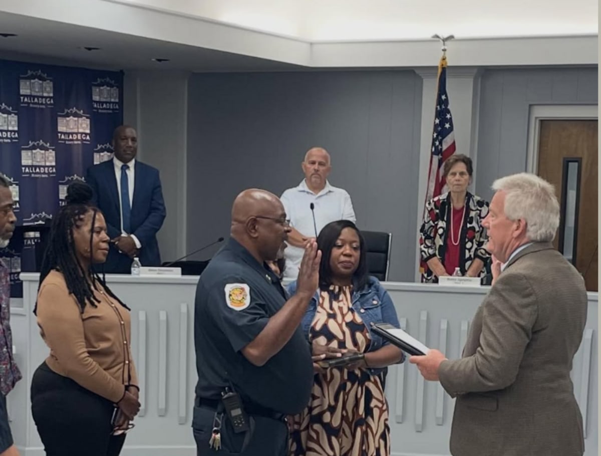 Talladega Police Chief Ronald McElrath sworn into office