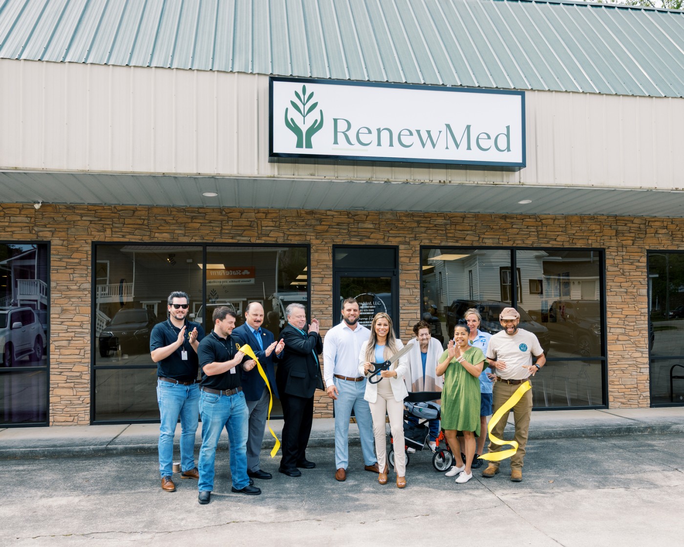 RENEWMED OFFERS MEDICAL SUPPLIES, EDUCATION AT NEW OXFORD LOCATION