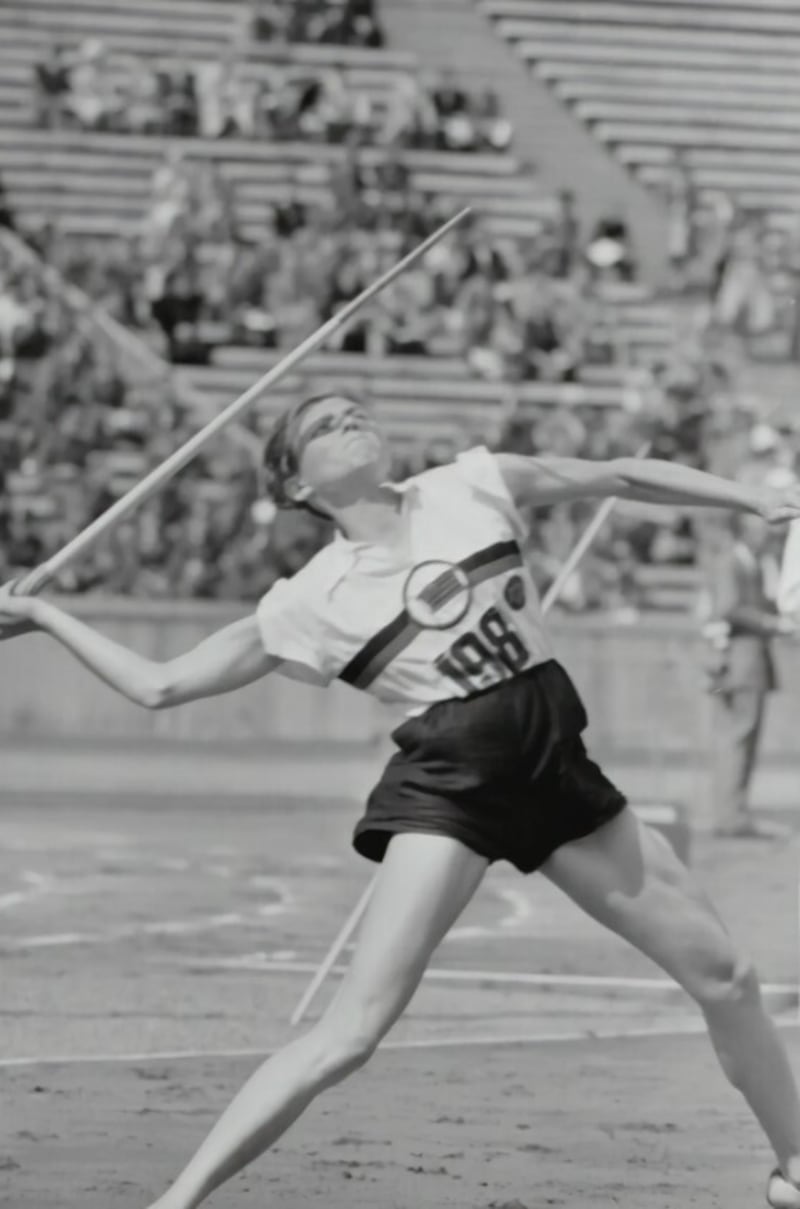 Javelin Throw-Athlete-Black-and-White