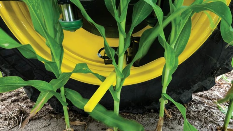 John Deere AutoTrac™ RowSense™ - Sprayer Guidance