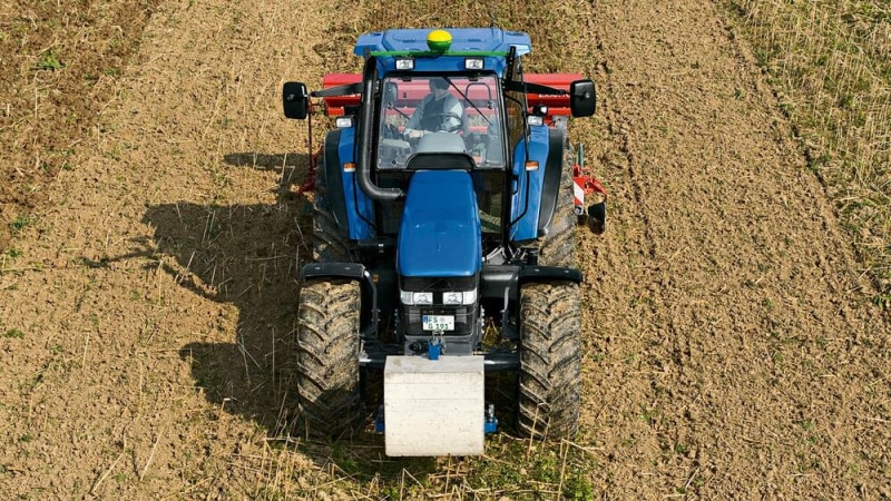 John Deere AutoTrac™ Controller Guidance