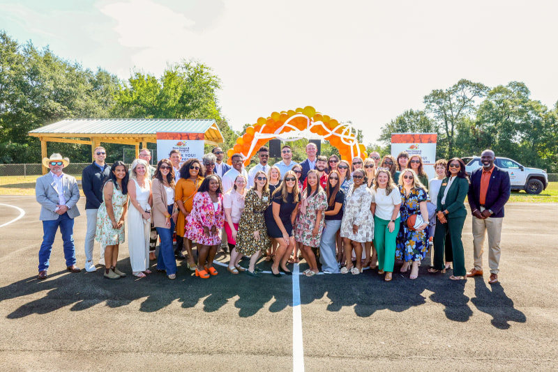Leadership Tuscaloosa Class Dedicates Basketball Court, Pavilion at New Heights
