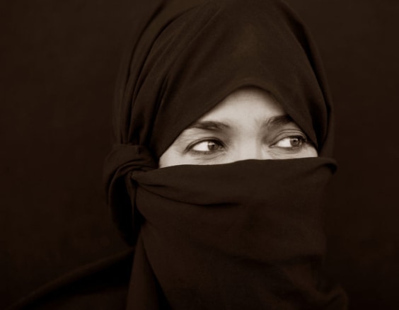 how we help again women UK