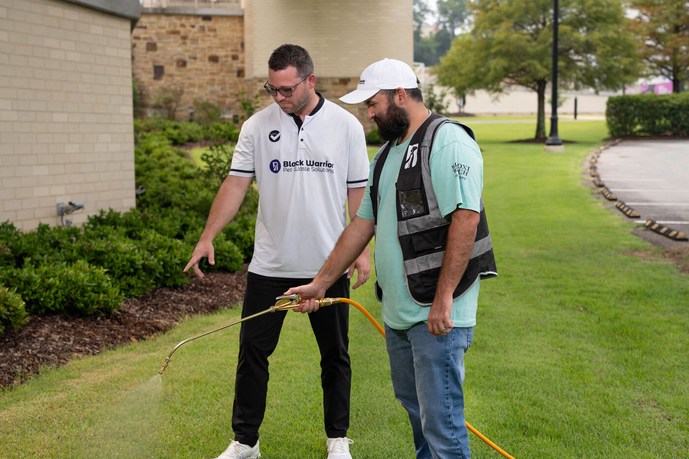 Black Warrior Pet Waste Solutions Spraying Deodorizer in Vestavia Hills, Alabama