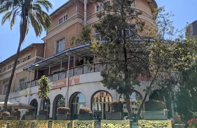 Ras Hotel