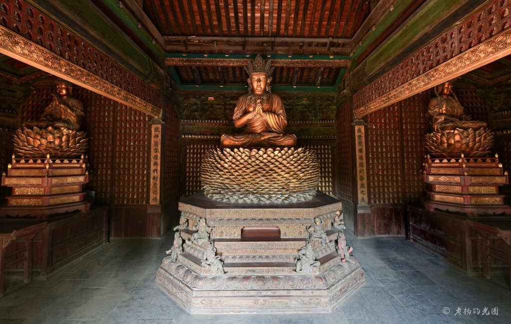 Figure 11. Wanfo Pavilion’s interior. Photo courtesy of Yang Zhiguo (Zhihua Temple).