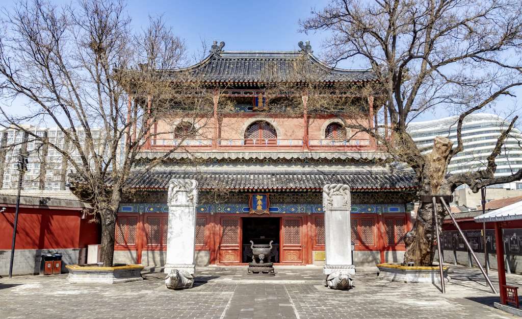 Figure 12. Rulai Hall and Wanfo Pavilion. Courtesy of Yang Zhiguo (Zhihua Temple).