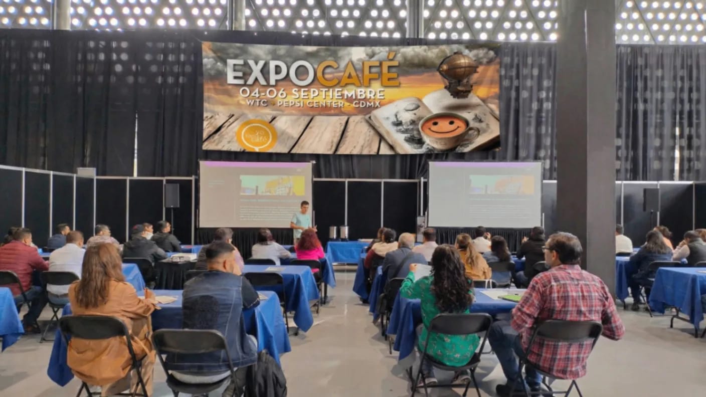 Stand de El Café de los Sentidos en Expo Café 2025, tercer año consecutivo impartiendo cursos oficiales del evento.