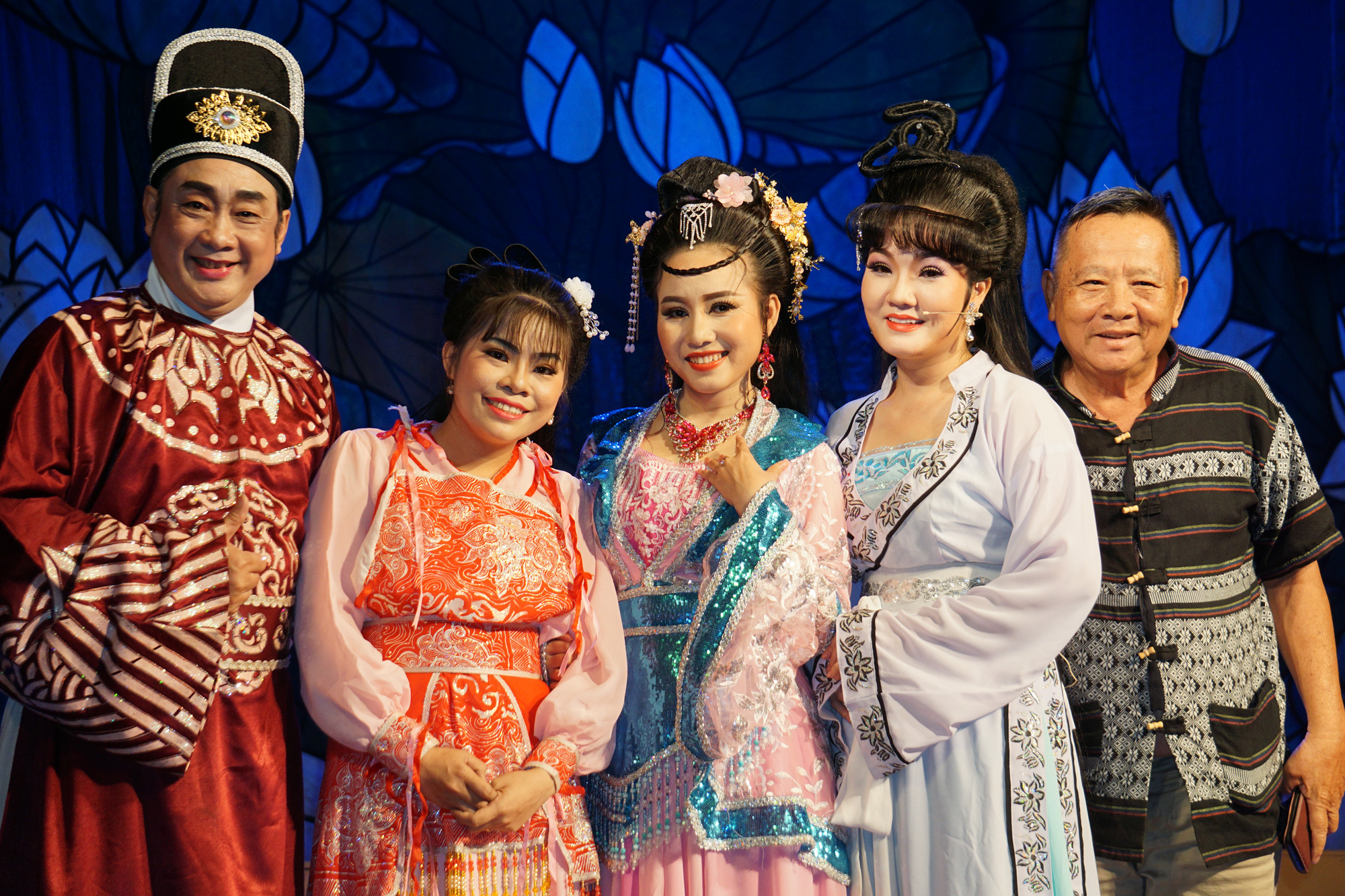 Cười chua cay với Nghề nuôi quan - Ảnh 1.