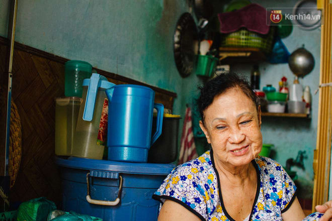 Đến tuổi này rồi, giữ lại những oán than làm gì cho lòng thêm nặng.