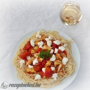 Paradicsomos füstölt hekk spagettivel