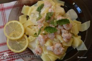 Koktélrákos, tejszínes tagliatelle