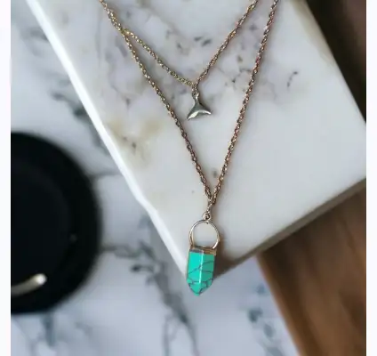 Colgante de plata 925 con cola de ballena y turquesa